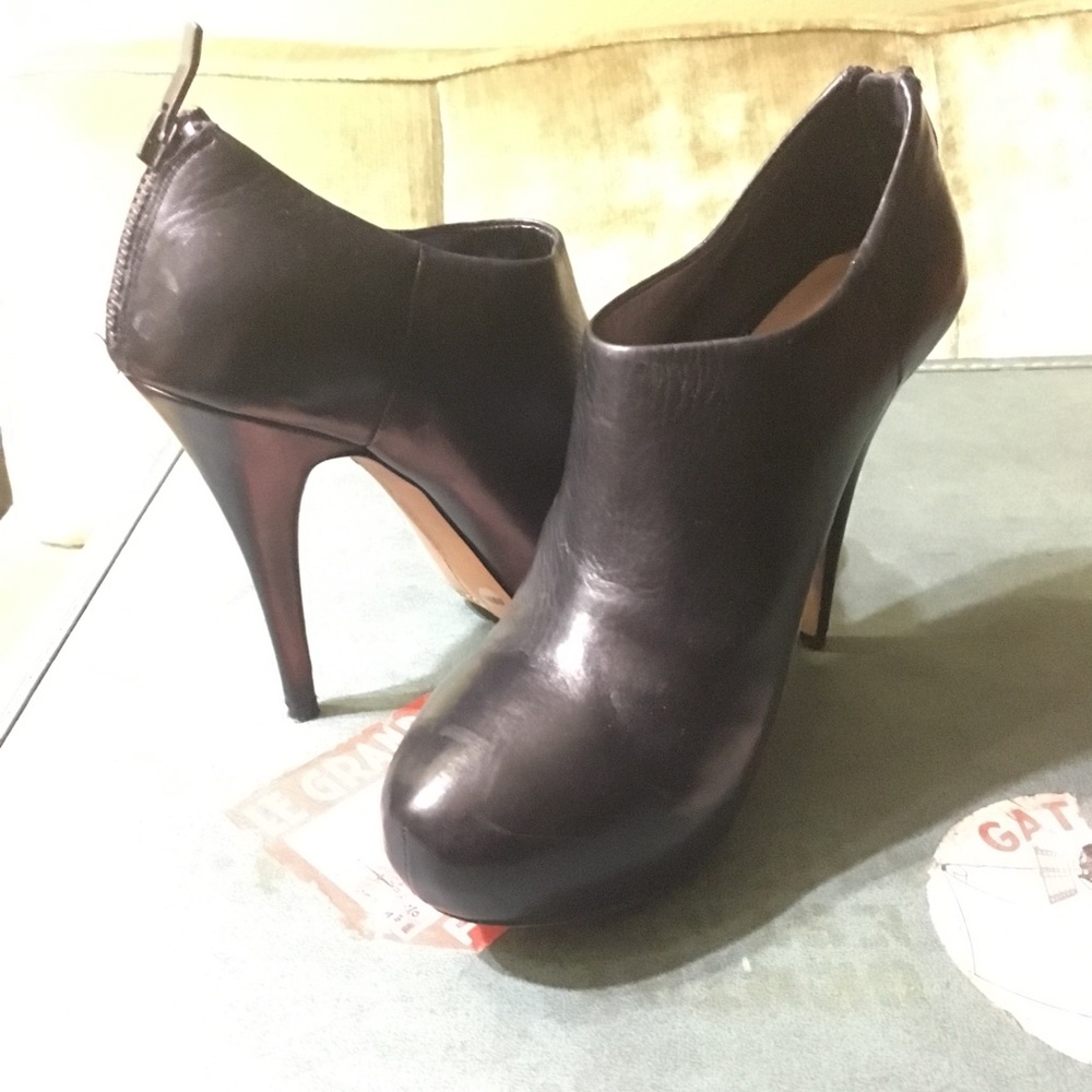 Vince Camuto leather stiletto booties